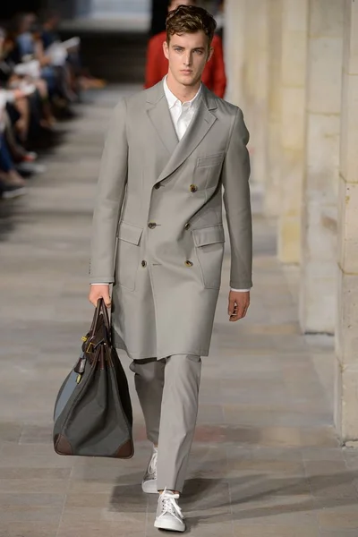 Look 23